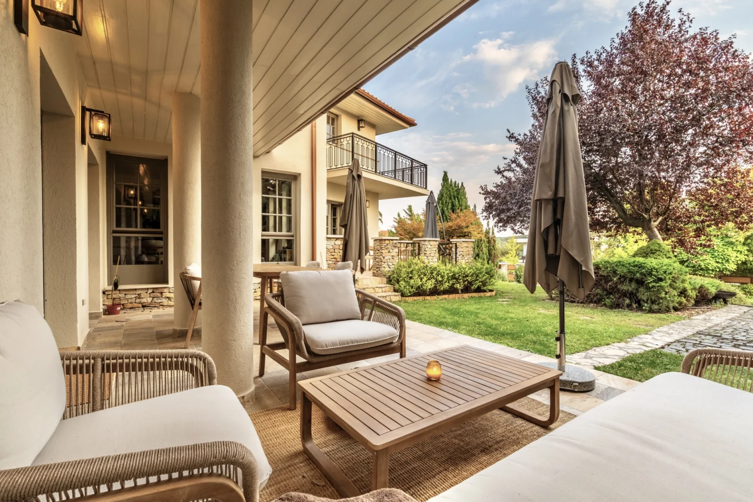 Covered terrace with lounge furniture