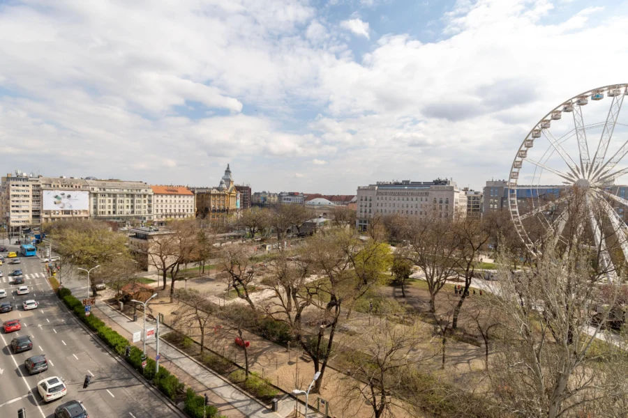 Apartment with view to the Elizabeth square
