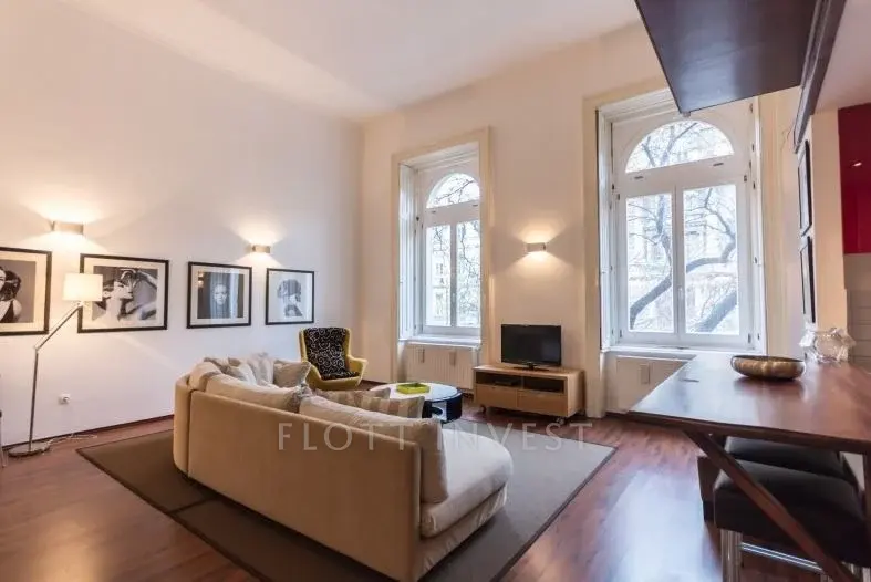 Furnished apartment with a balcony on Andrássy út