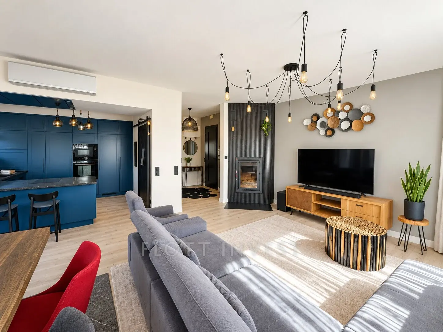 Penthouse jellegű lakás Törökvészen