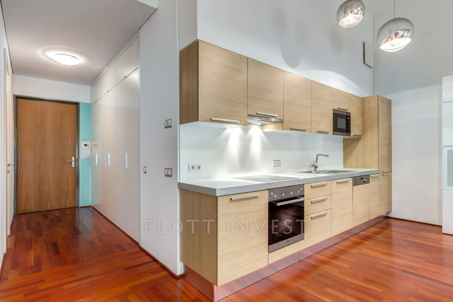 Apartment for rent in luxury surroundings near Chain Bridge