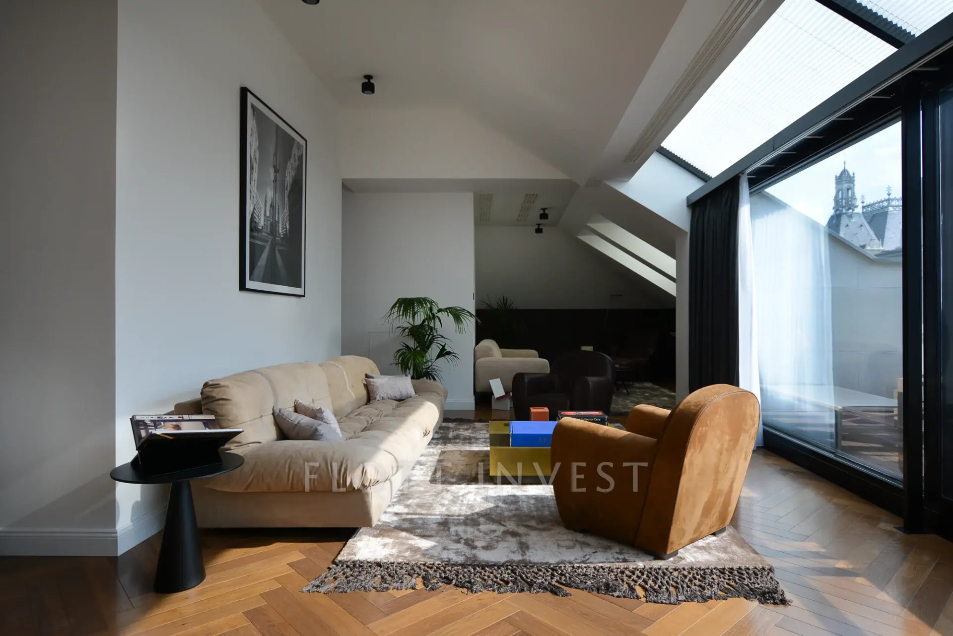 Operára néző penthouse lakás