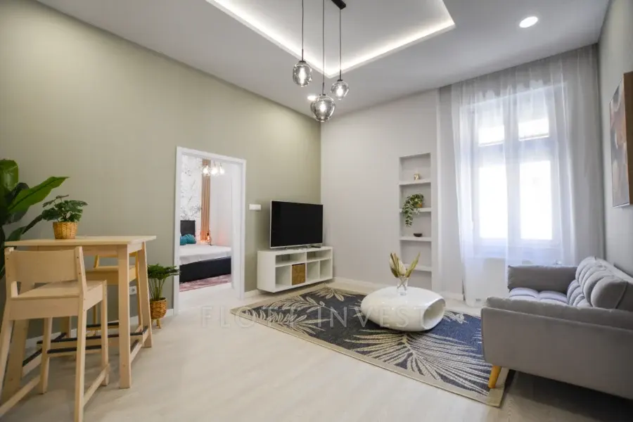Gyönyörűen felújított lakás az Operához közel