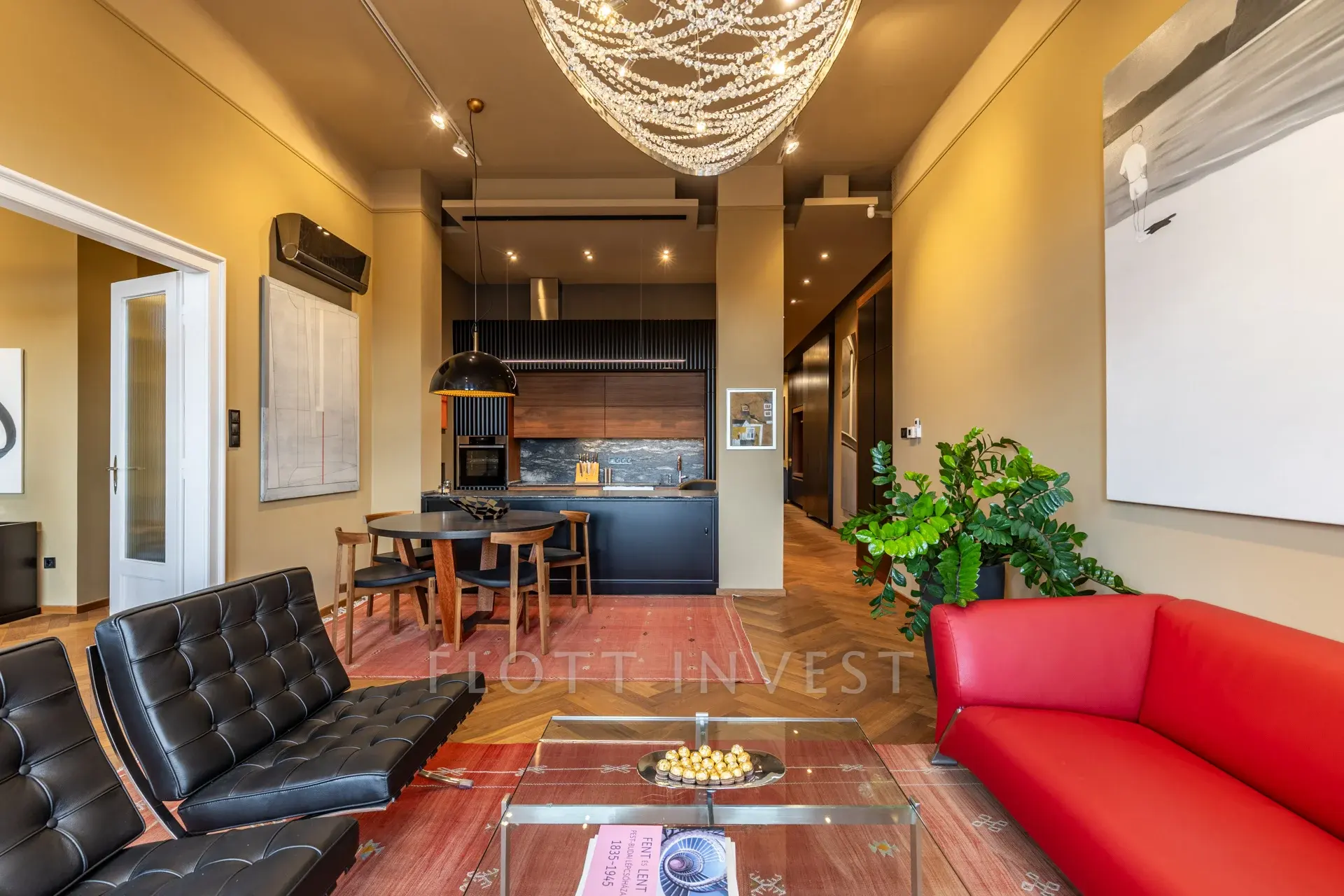 Downtown design apartment with a panoramic view