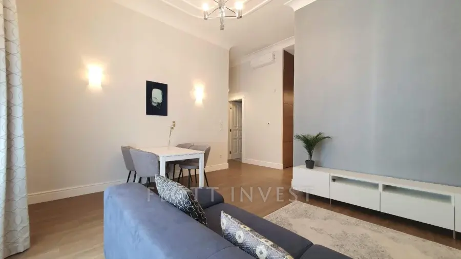Luxury 3-Bedroom Apartment for Rent Next to Szabadság Square – Downtown Budapest (District V)