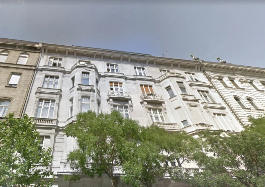 Office near the Liberty Square