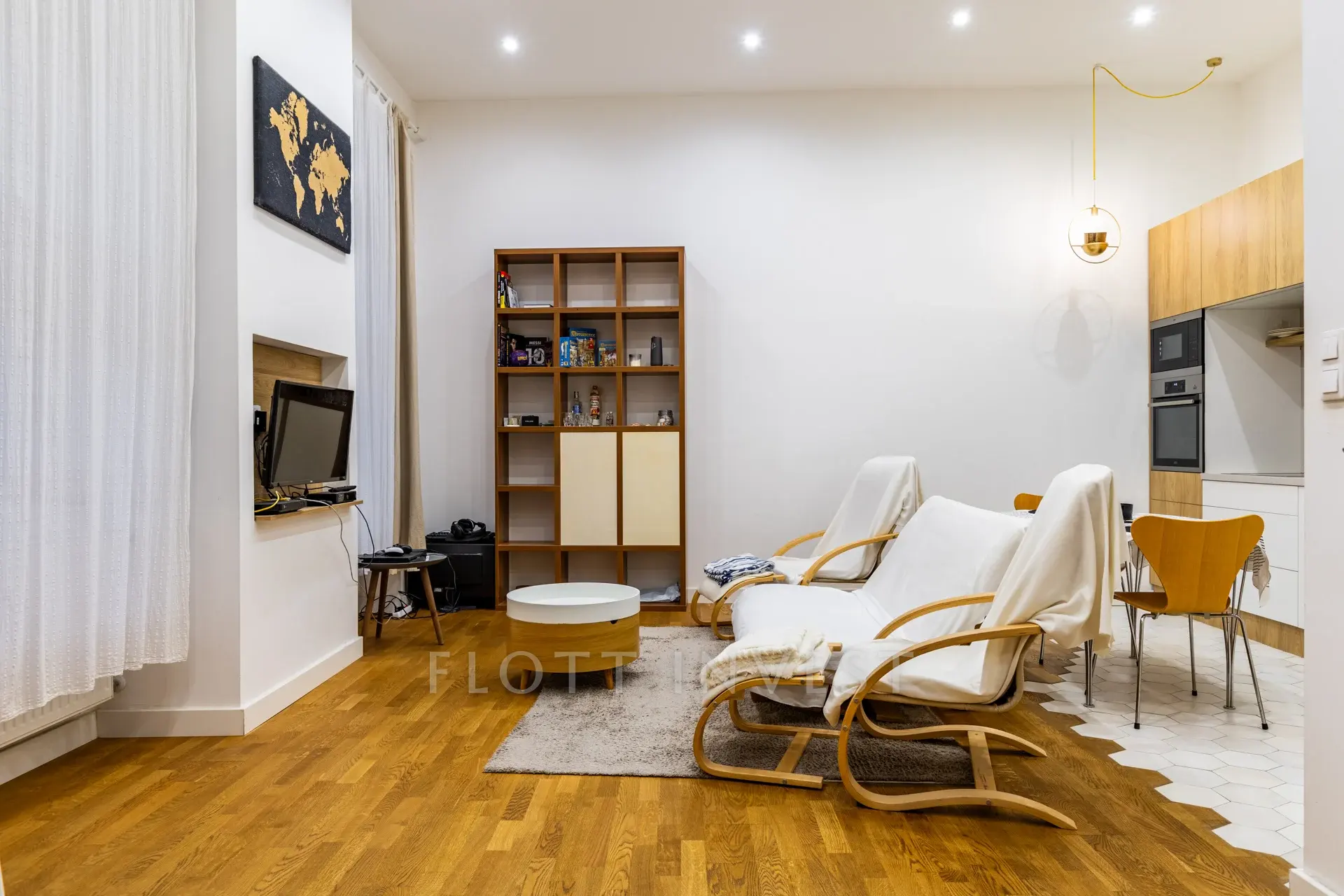 1br apartment next to the Liberty square