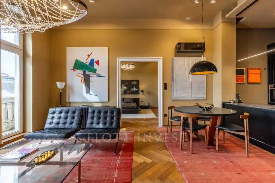 Downtown design apartment with a panoramic view