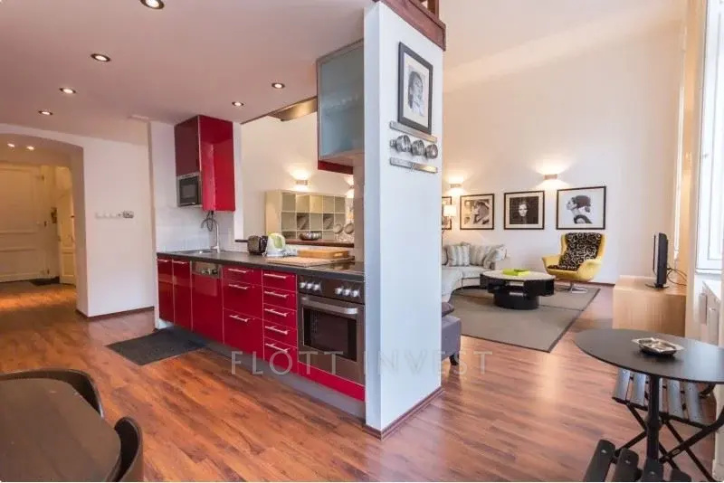 Furnished apartment with a balcony on Andrássy út