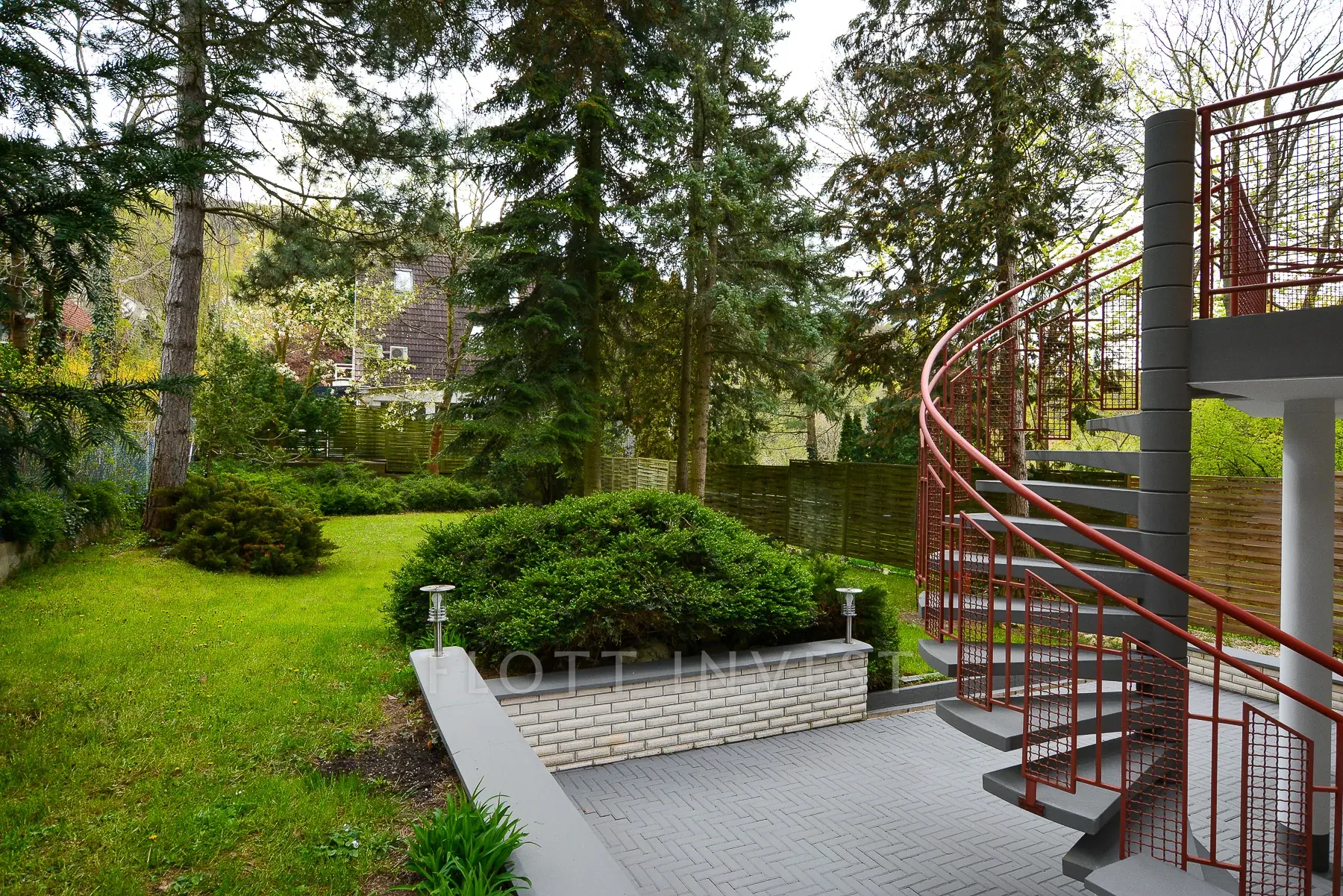 Beautiful house in Buda on the edge of the forest