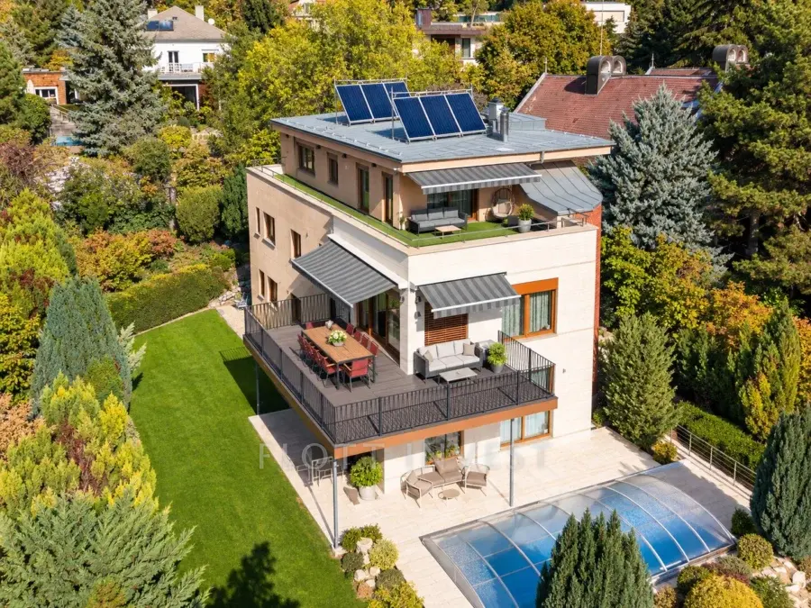 Penthouse-style apartment in a prime Buda location, in Törökvész