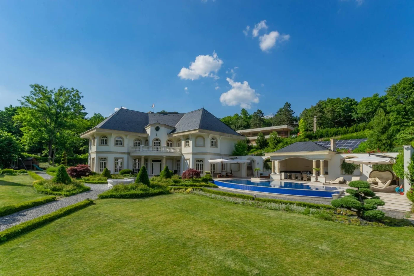 Luxury villa in Buda