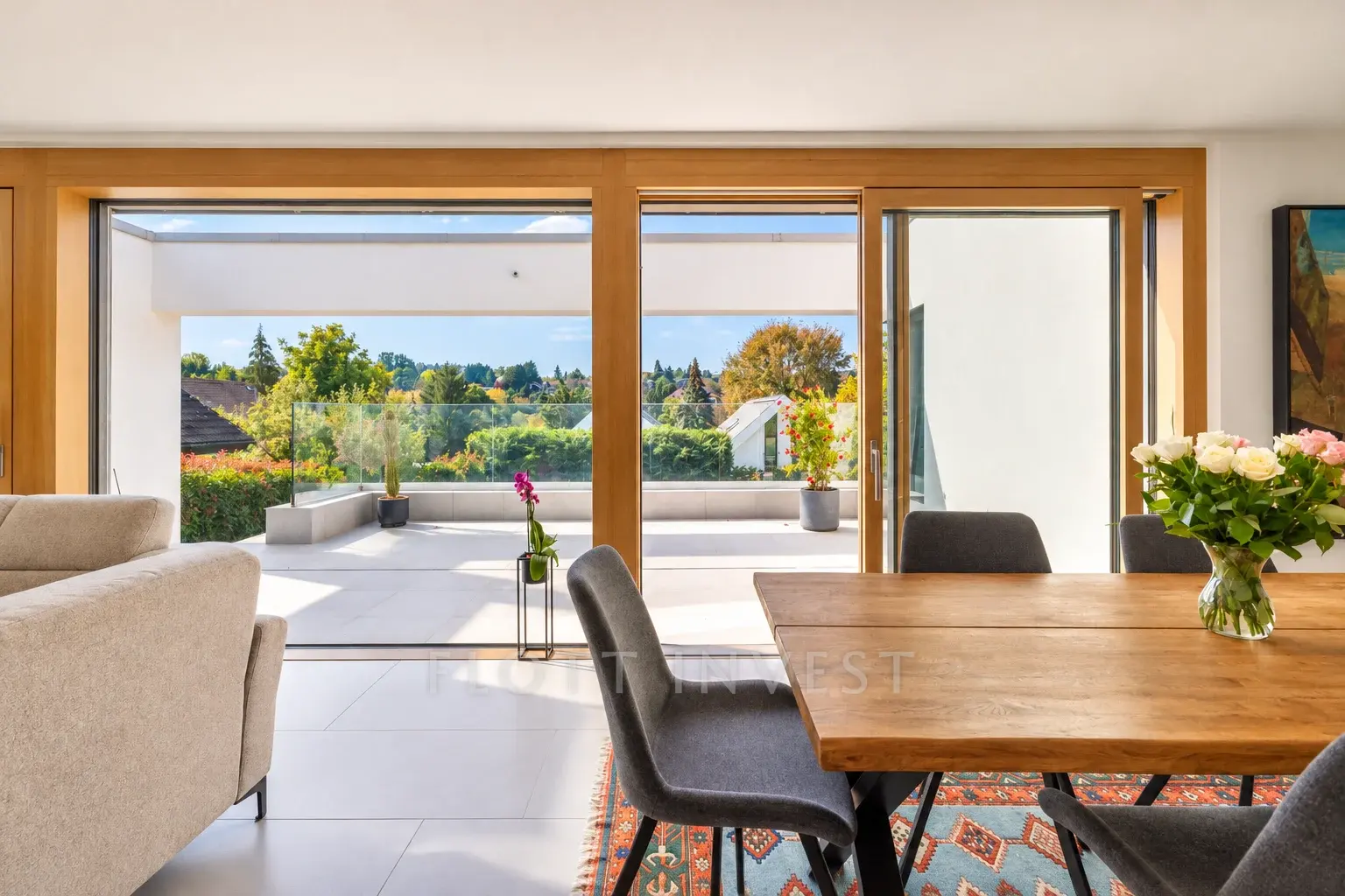 Modern, panorámás családi ház ötállásos garázzsal Hidegkúton
