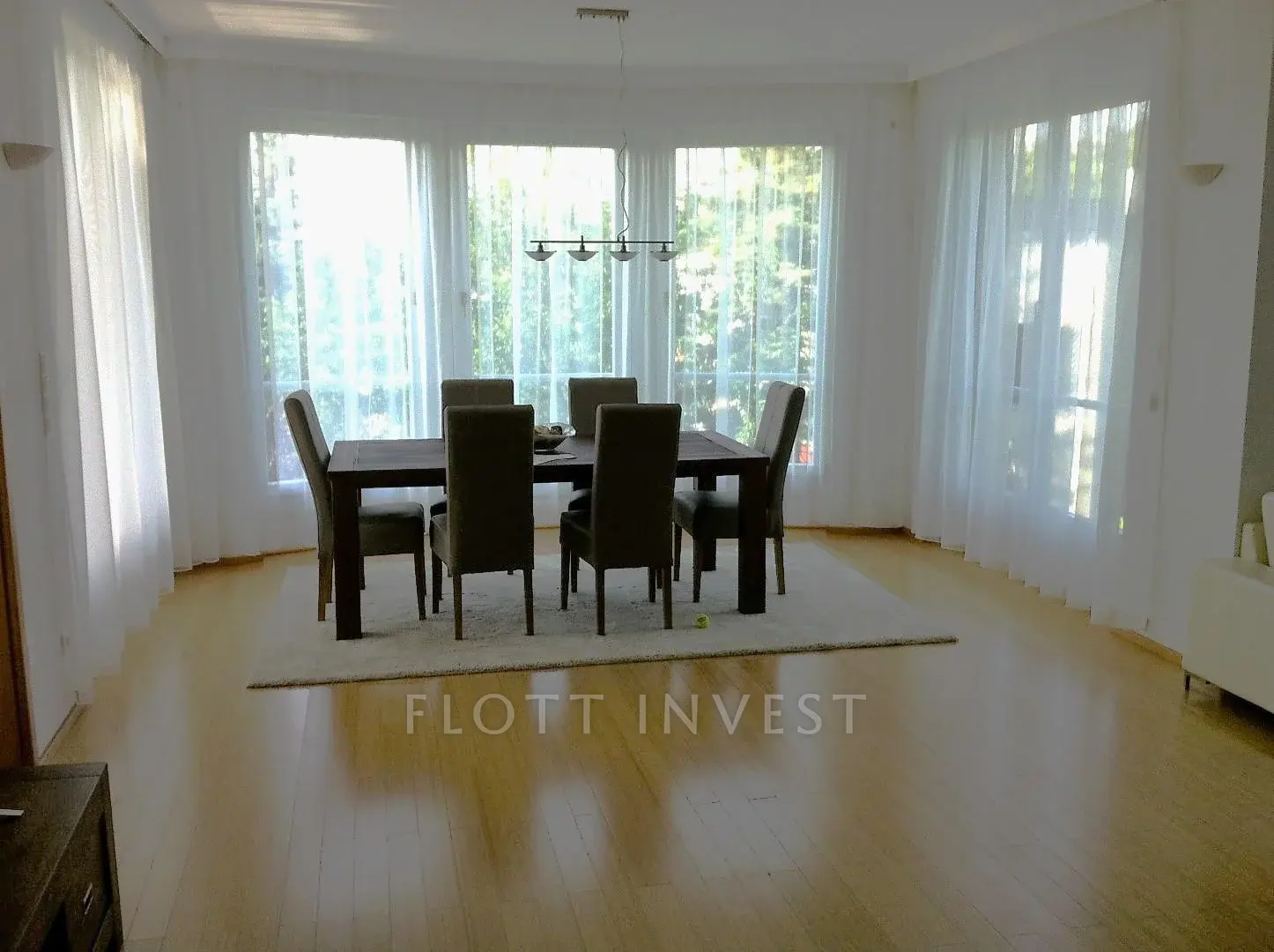 Apartment with garden access in Buda