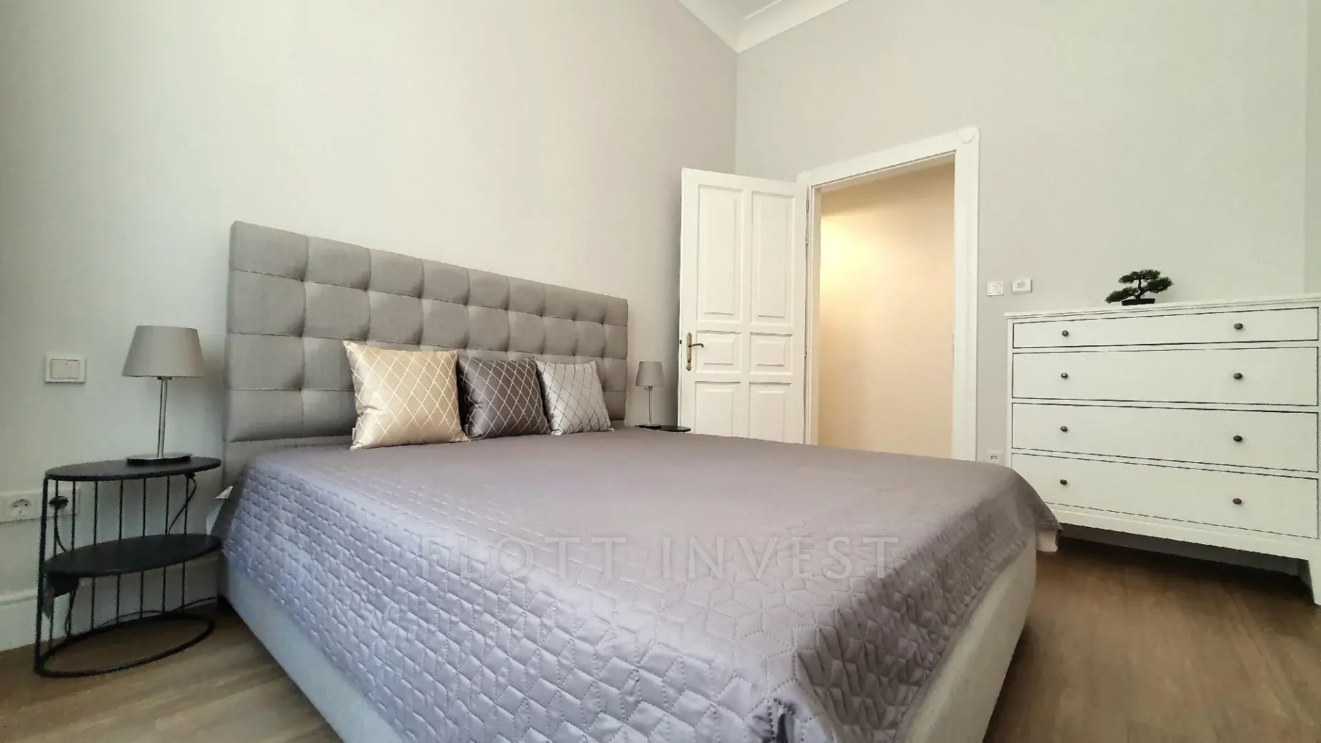 Luxury 3-Bedroom Apartment for Rent Next to Szabadság Square – Downtown Budapest (District V)