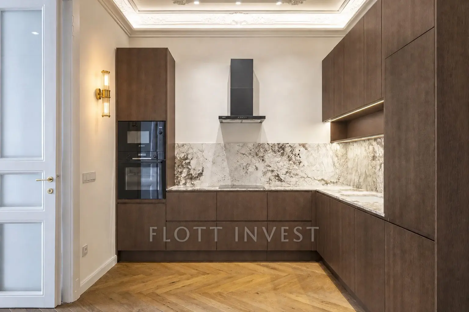 Fully refurbished apartment with view in Falk Miksa street