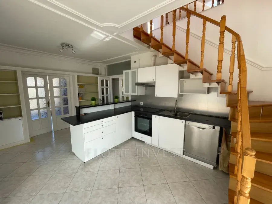 Spacious Rózsadomb apartment