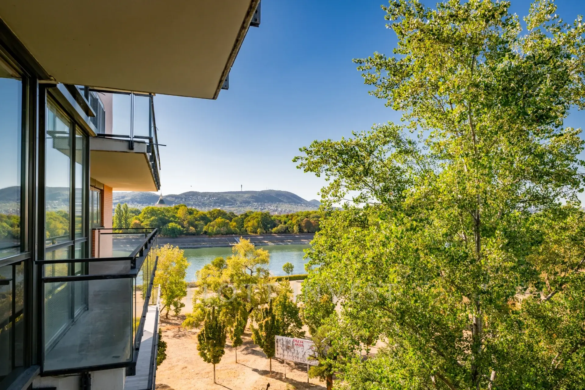 Exkluzív otthon a Riverside lakóparkban