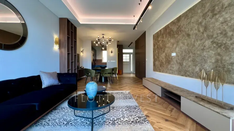 Renovated apartment with panoramic view of the Danube in Lipótváros