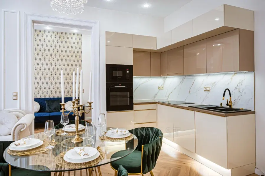Renovated apartment in the city centre, close to Broadway