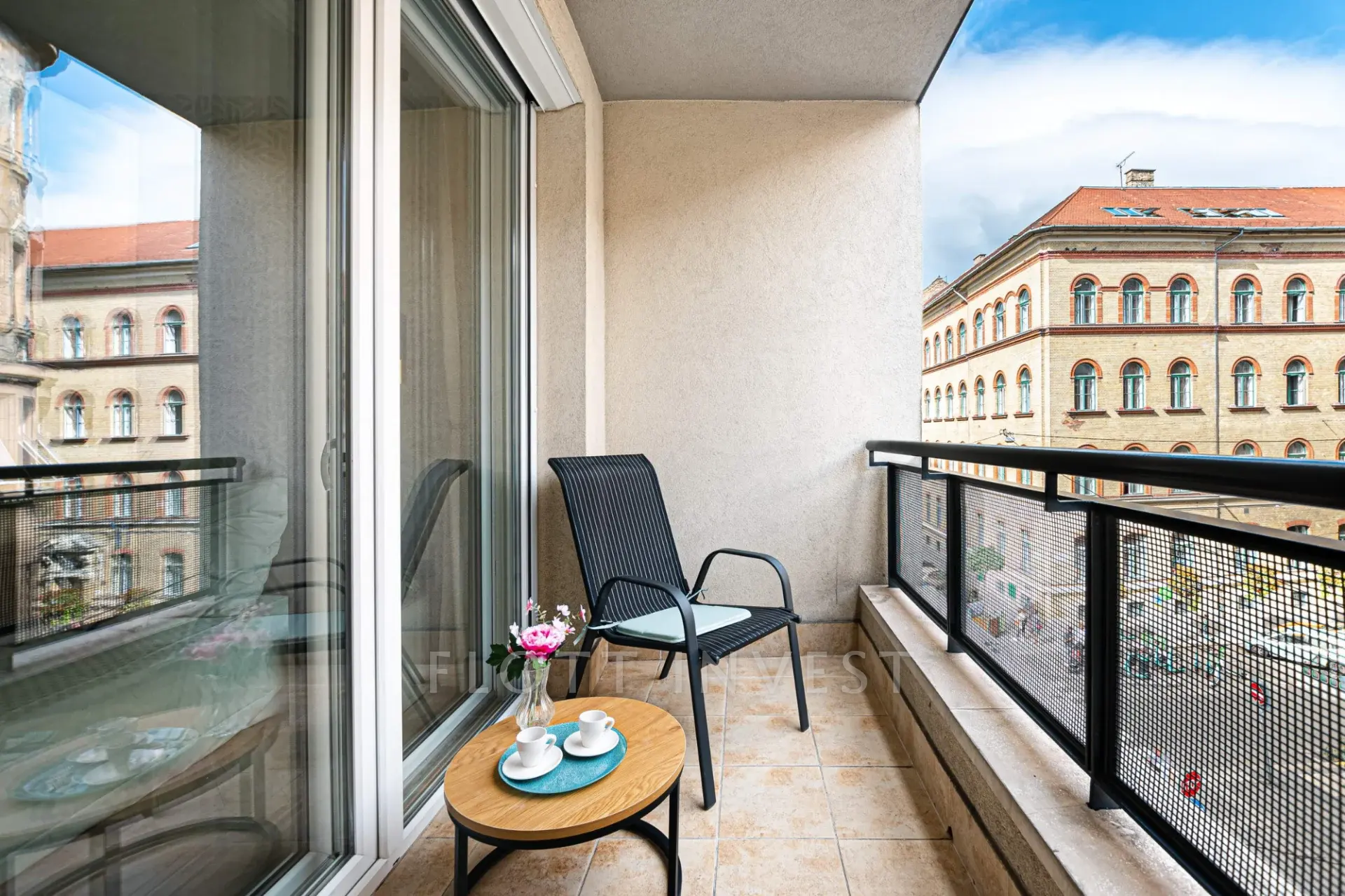 Exceptional Opportunity in Akácfa Street – with Airbnb License!