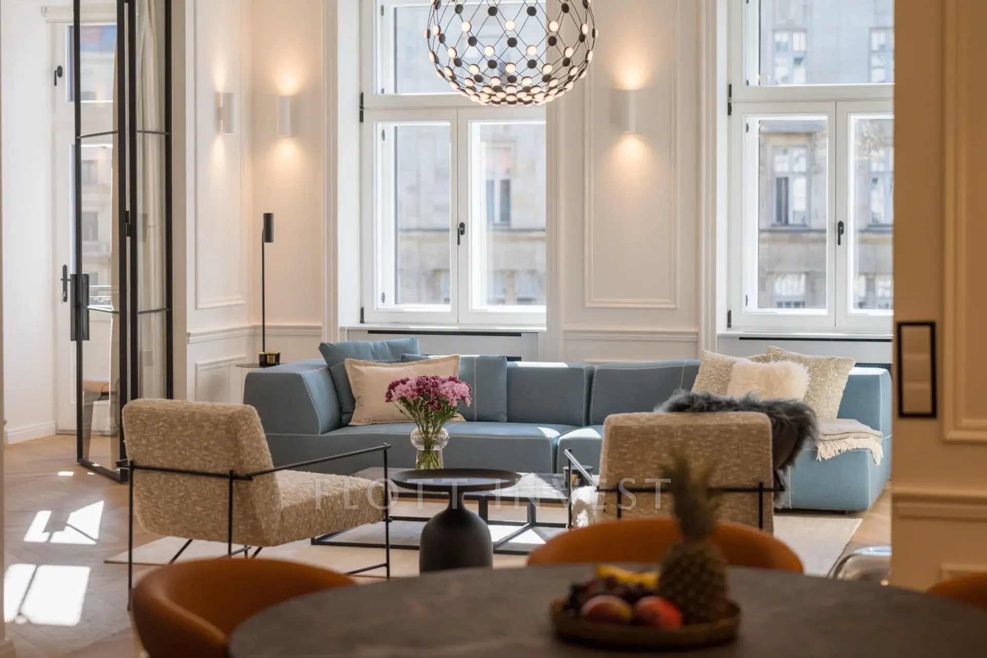Csodálatosan felújított, elegáns apartman erkéllyel az 5. kerületben