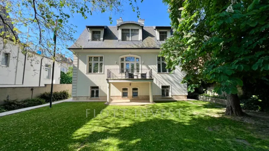 Fully refurbished villa for rent