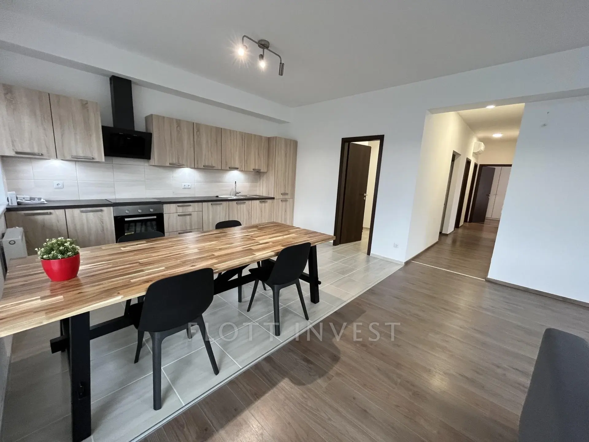 3-bedr apartment for rent with big terrace