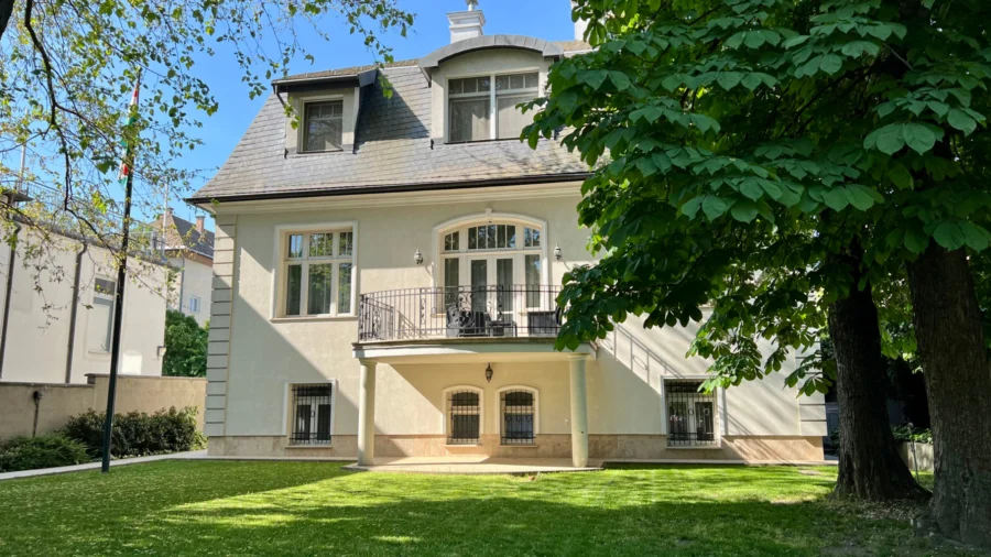 Fully refurbished villa for rent