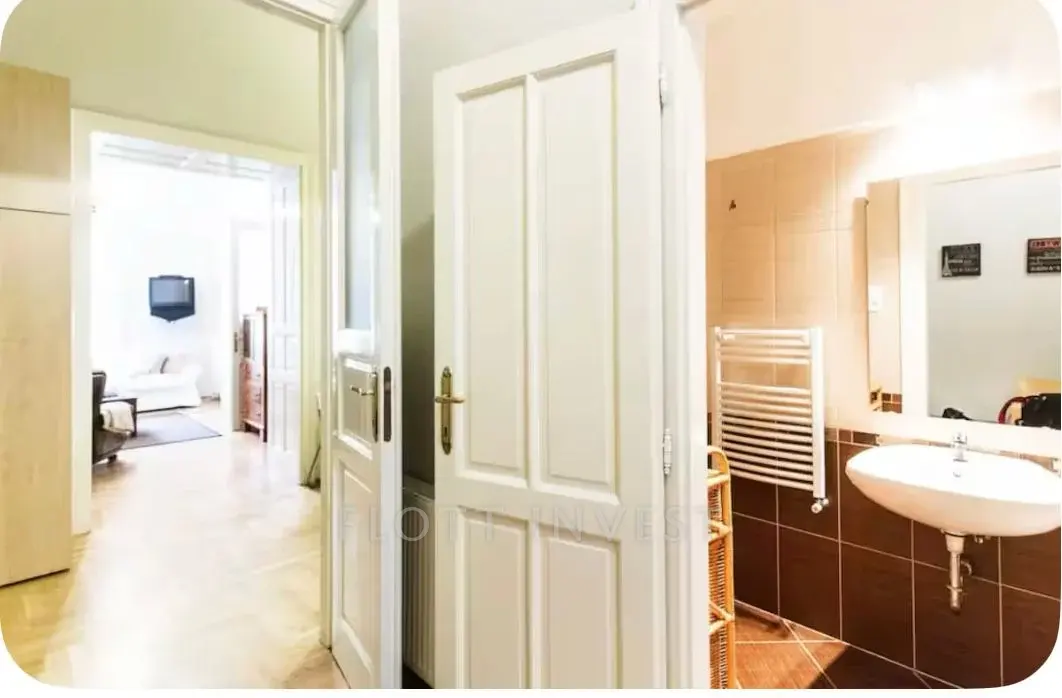 Bright & Quiet 1-Bedroom Apartment for Rent on Andrássy Avenue – District VI, Budapest