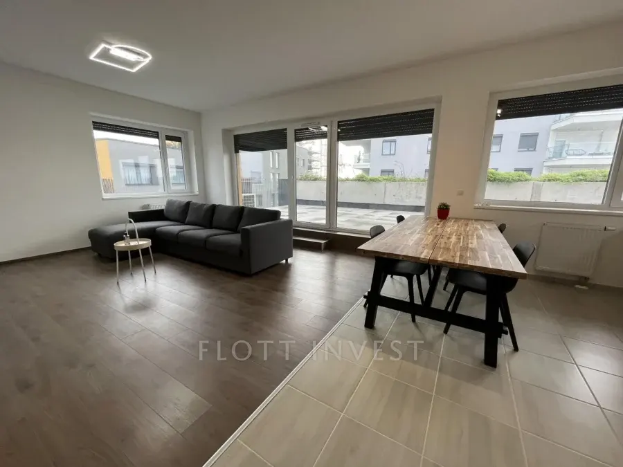 3-bedr apartment for rent with big terrace