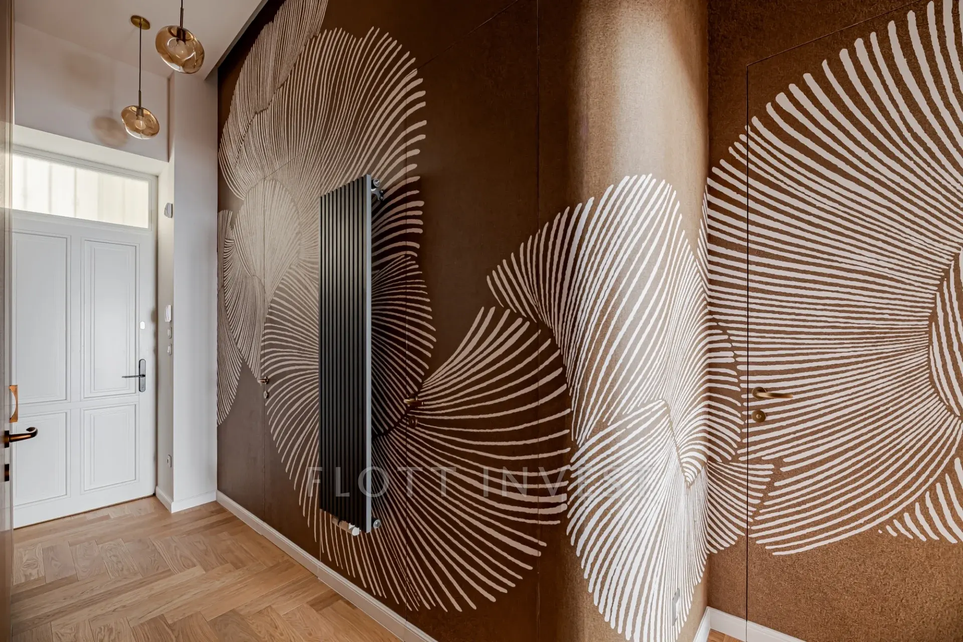 Elegant, Renovated Apartment with Balcony on Hold Street