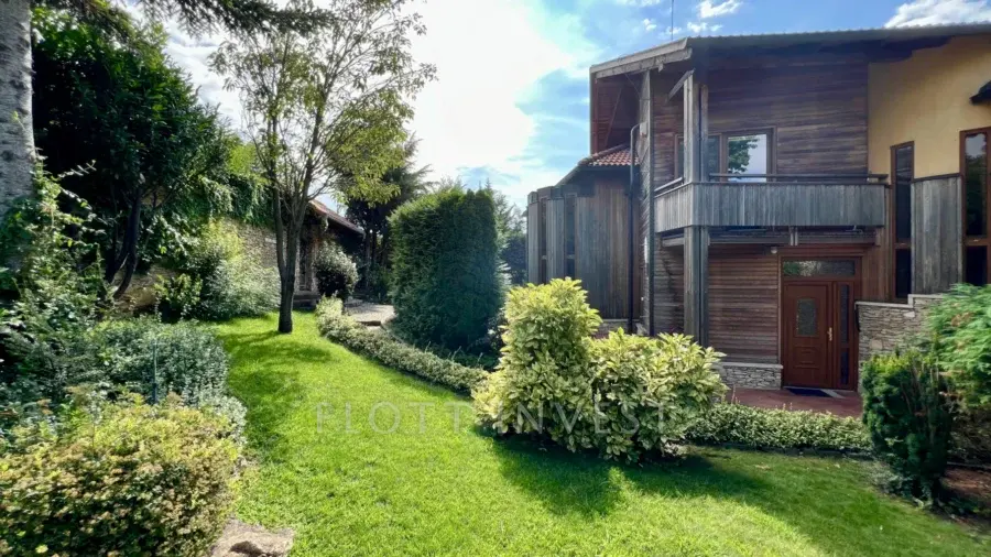 3BR duplex for rent in Buda