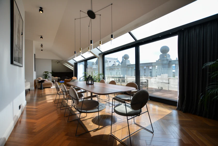 Penthouse apartment overlooking the opera house