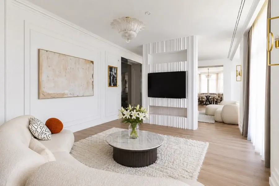 M15 Residence – Residence Five